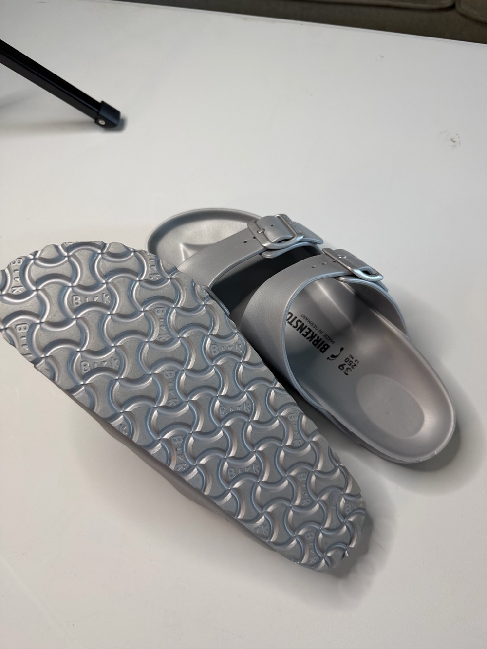 Birkenstock Metallic Silver Two-Buckle Slide Sandals M6 L8 - Picture 2 of 3
